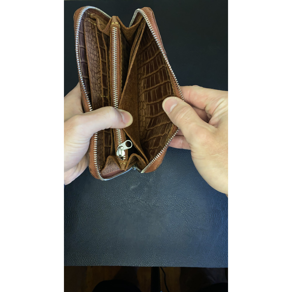 Кожаный клатч-кошелек на молнии коньяк под крокодила